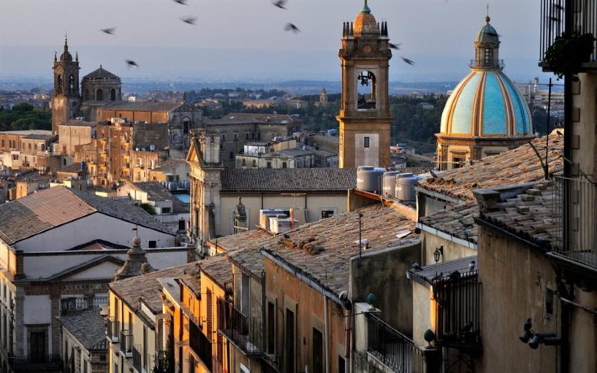 Caltagirone: proposta di TelePegaso per "distribuire equamente il peso del risanamento del bilancio tra Amministratori e Cittadini" - 