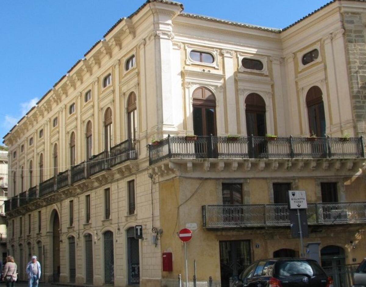Giornate FAI di Primavera, Sabato 22 e domenica 23 marzo: visite guidate a Palazzo Libertini e Palazzo dell'Aquila - 