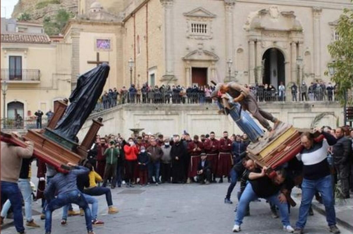 Licodia Eubea: il programma del "Venerdì Santo", tra fede, tradizione e commozione - 