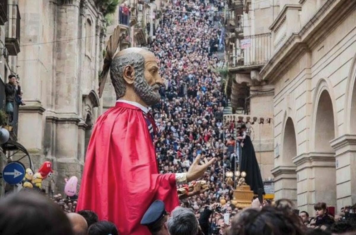 Caltagirone: sino al 15 maggio al Museo “Hoffmann”, la mostra “Per Santa Devozione” con le fotografie di Andrea Annaloro - 