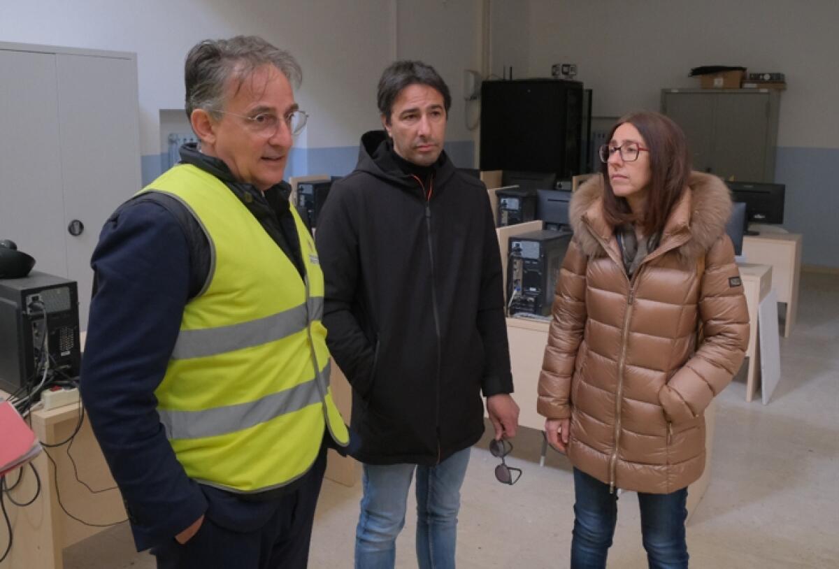 Caltagirone: consegna all’impresa, i lavori per la manutenzione straordinaria del plesso “Gobetti” - 