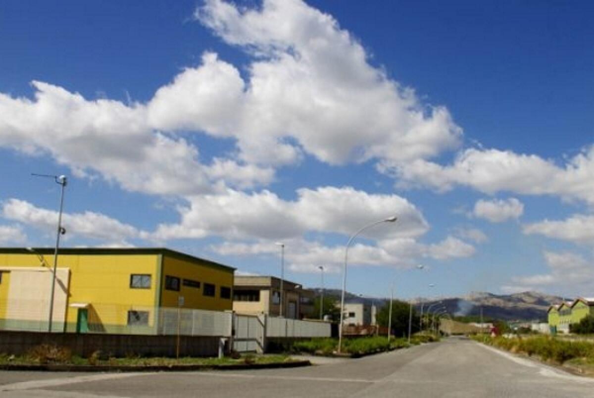 Caltagirone: mercoledì 18 giugno, Consiglio comunale straordinario per salvare 100 posti di lavoro - 