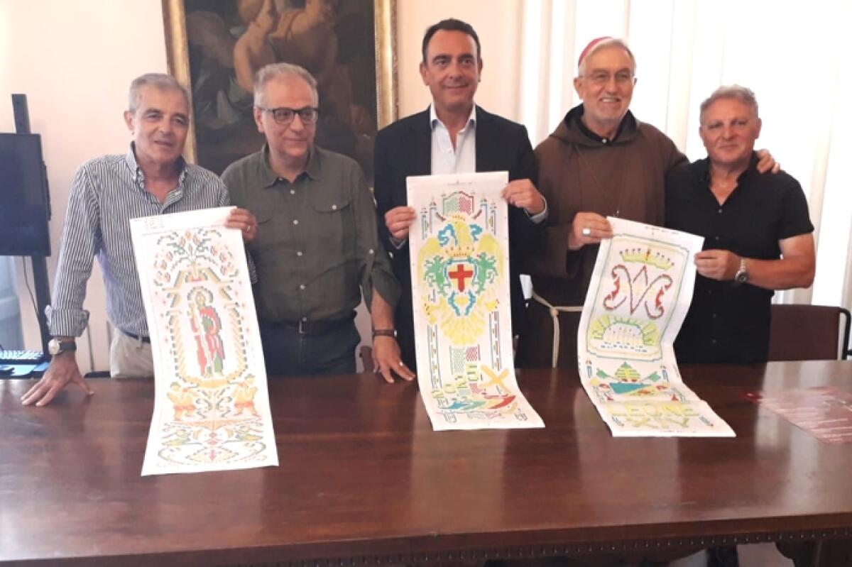 Caltagirone: presentati i disegni della "Scala Illuminata", evento centrale del programma "Maraviglia 2025" - 