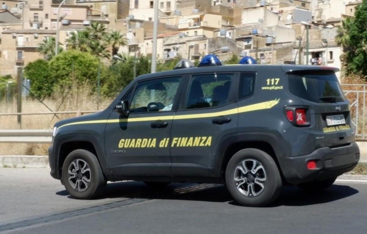 Caltagirone: la Guardia di Finanza scopre una piazza di spaccio, due le persone agli arresti domiciliari - 