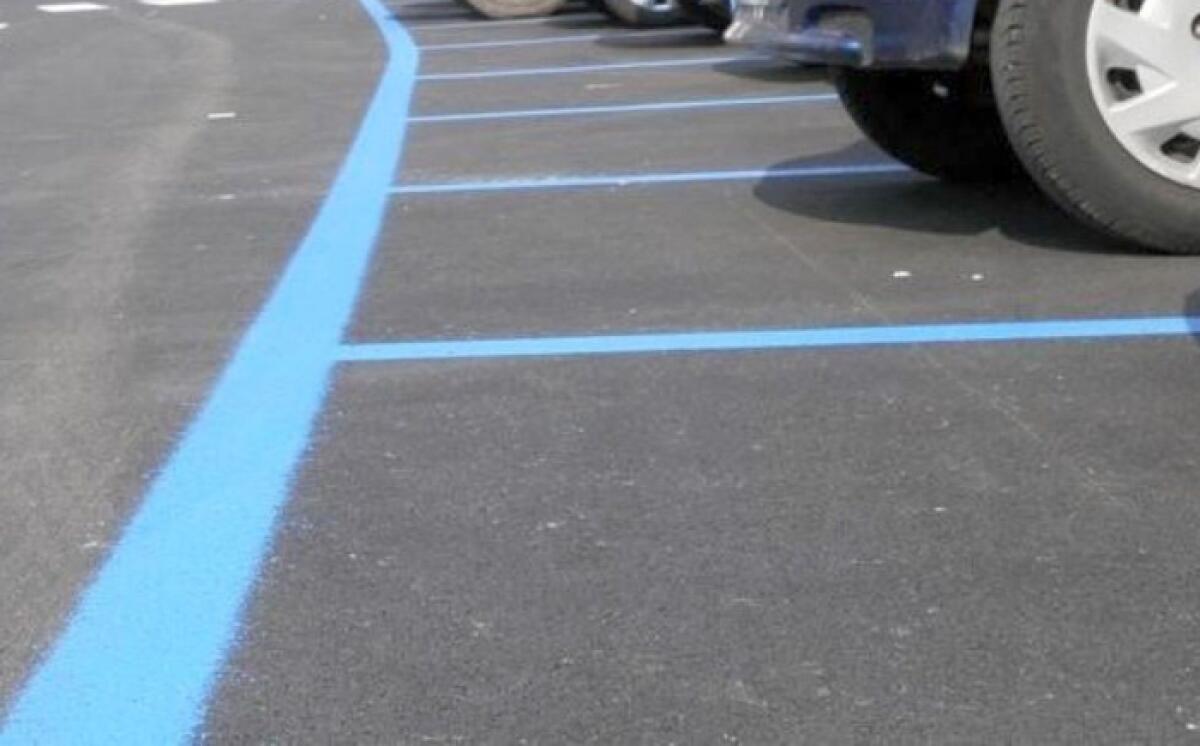 Caltagirone, lunedì 04 agosto tornano le strisce blu. I consiglieri Grimaldi e Gruttadauria: “Decisione unilaterale, nessuna tutela per i residenti” - 