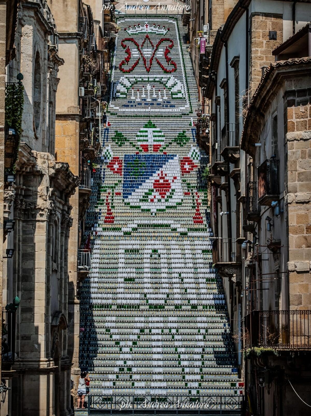 Caltagirone: il 14 e 15 agosto si rinnova la magia della "Scala illuminata" con la "Luminaria dell'Apparizione" - 