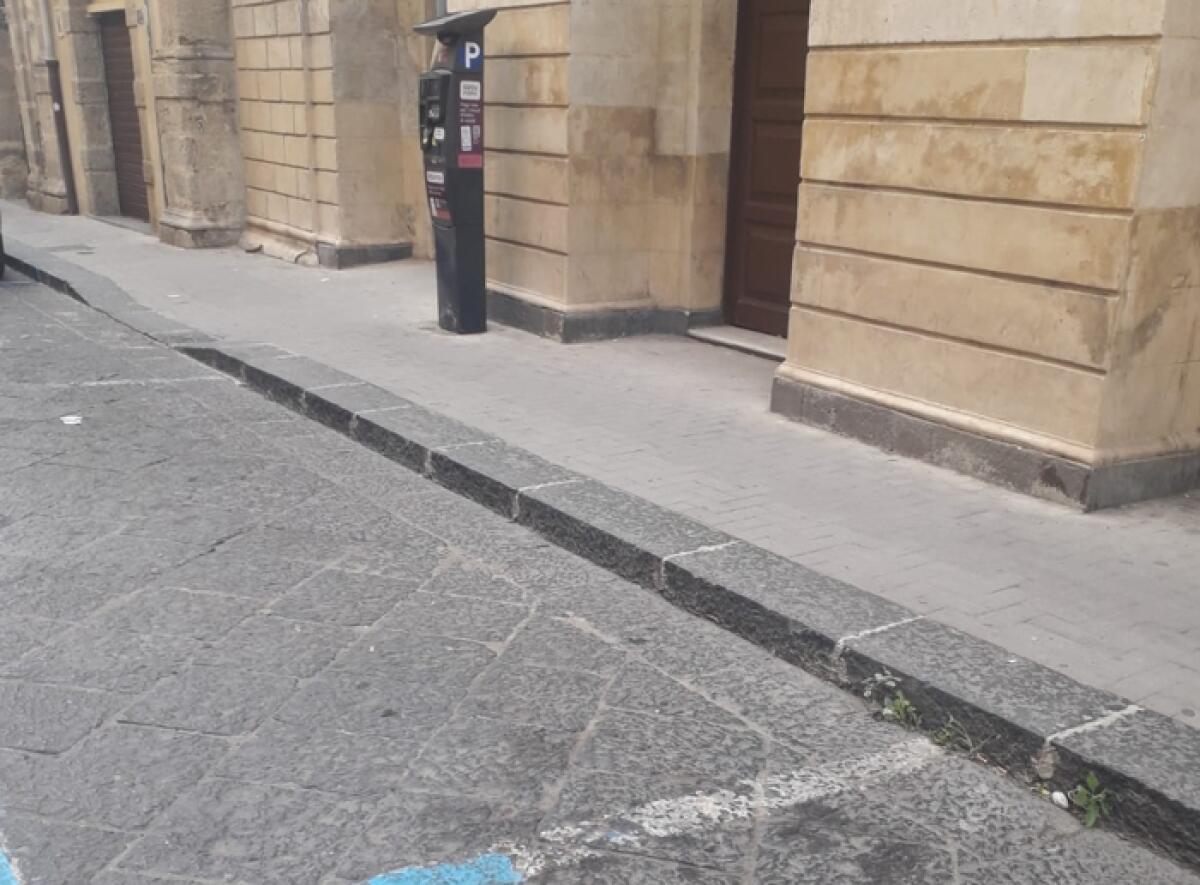 Caltagirone: "Grande Sicilia" contro le strisce blu, "un atto politico che non rispetta i percorsi amministrativi" - 