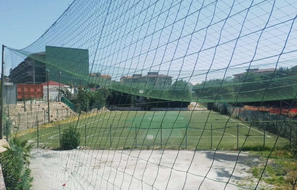 Caltagirone: avviso pubblico del Comune per la gestione del campo sportivo di viale Europa - 