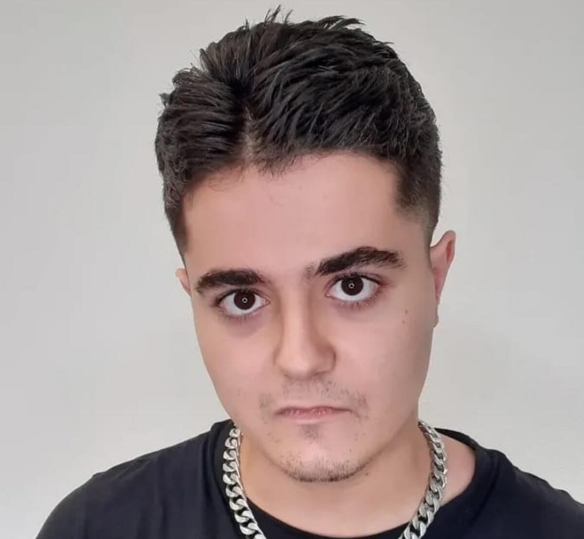 Firelight, la voce giovane con una ricca storia musicale: "L’amore non ha prezzo", il suo nuovo singolo - 