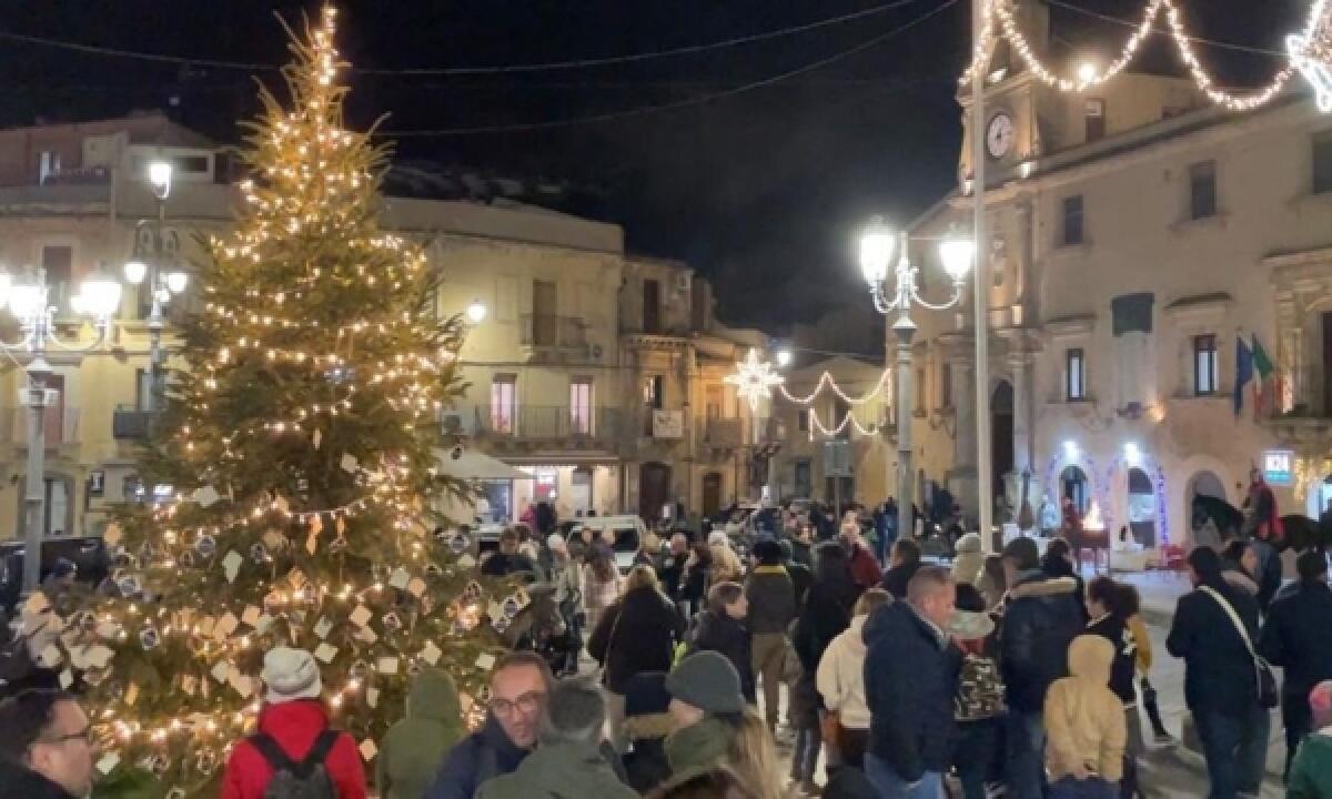 Mineo, Mercatini di Natale 2025/2026: online il bando per partecipare entro il 2 dicembre - 