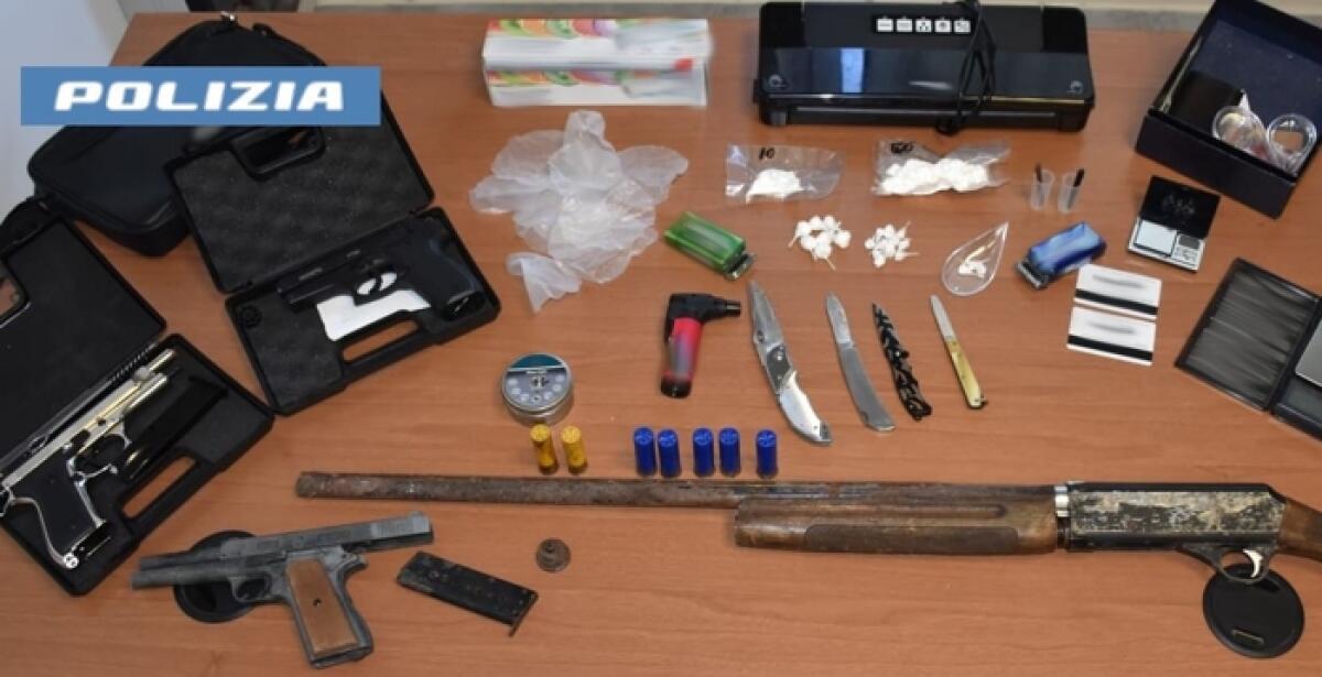 Caltagirone: trovato con cocaina in auto, perquisizione in casa rivela droga e armi clandestine - 