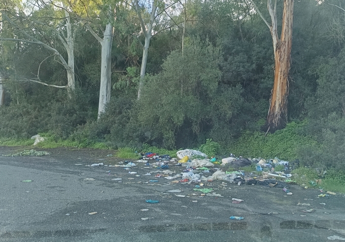 Viabilità: Borgo di Santo Pietro-Mazzarrone, la strada dei pericoli e del degrado