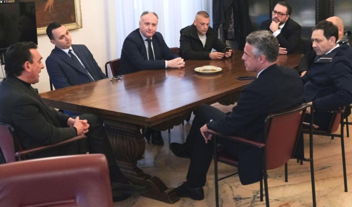 Caltagirone, sicurezza al centro del confronto: incontro promosso da Fratelli d’Italia tra istituzioni locali, regionali ed europee - 
