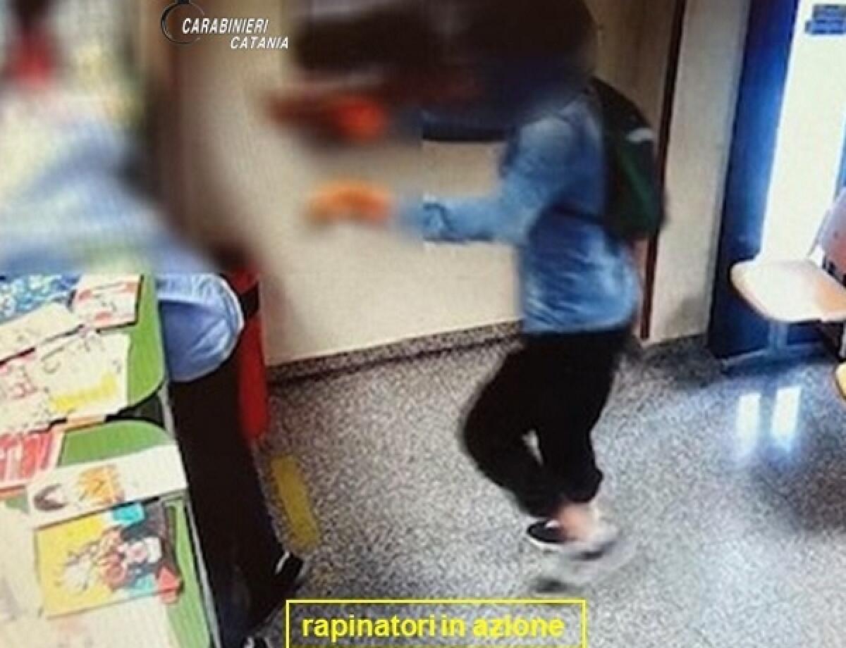 Mineo, rapina in banca: indagati due lentinesi. Indagini risolvono il caso grazie a videosorveglianza e indagini sul territorio - 