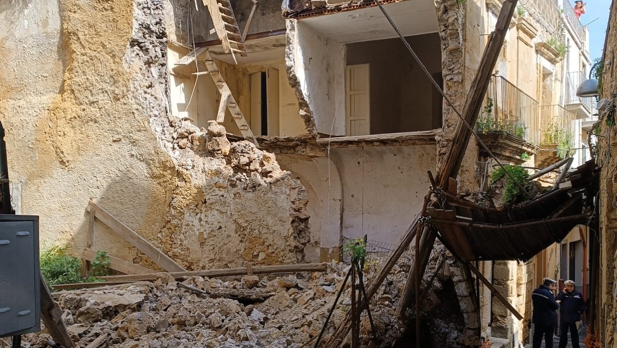Mineo: Crollo in via Gulizia