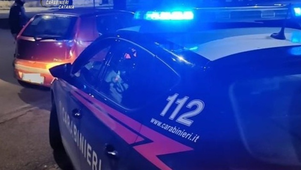 Droga negli slip e 1500 euro: denunciato 18enne a Ramacca - 