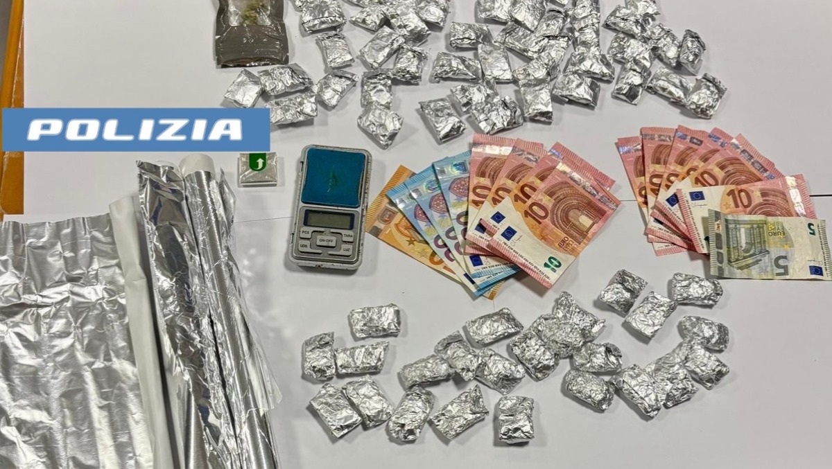 Scordia, spaccio in monopattino tra i giovani: arrestato - 