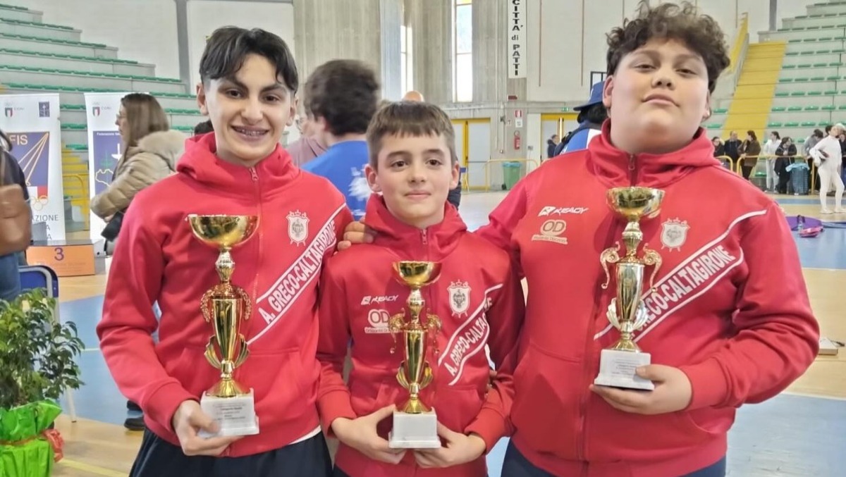 Scherma: pioggia di medaglie per l’Accademia Agesilao Greco - 