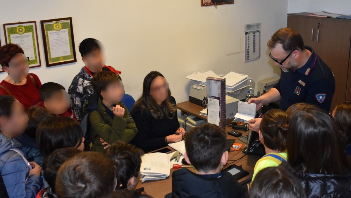Gli alunni dell’Istituto "Vittorino da Feltre" in Polizia - 