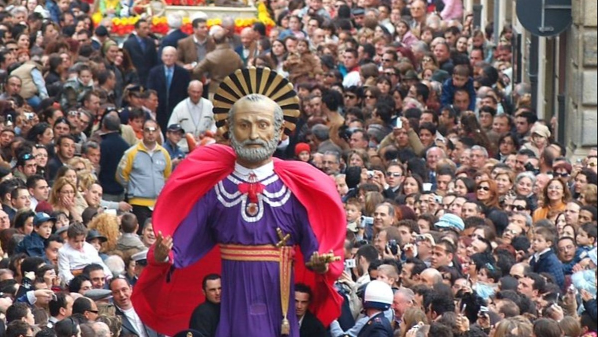 Pasqua a Caltagirone: tra la fede e il rito della Giunta - 
