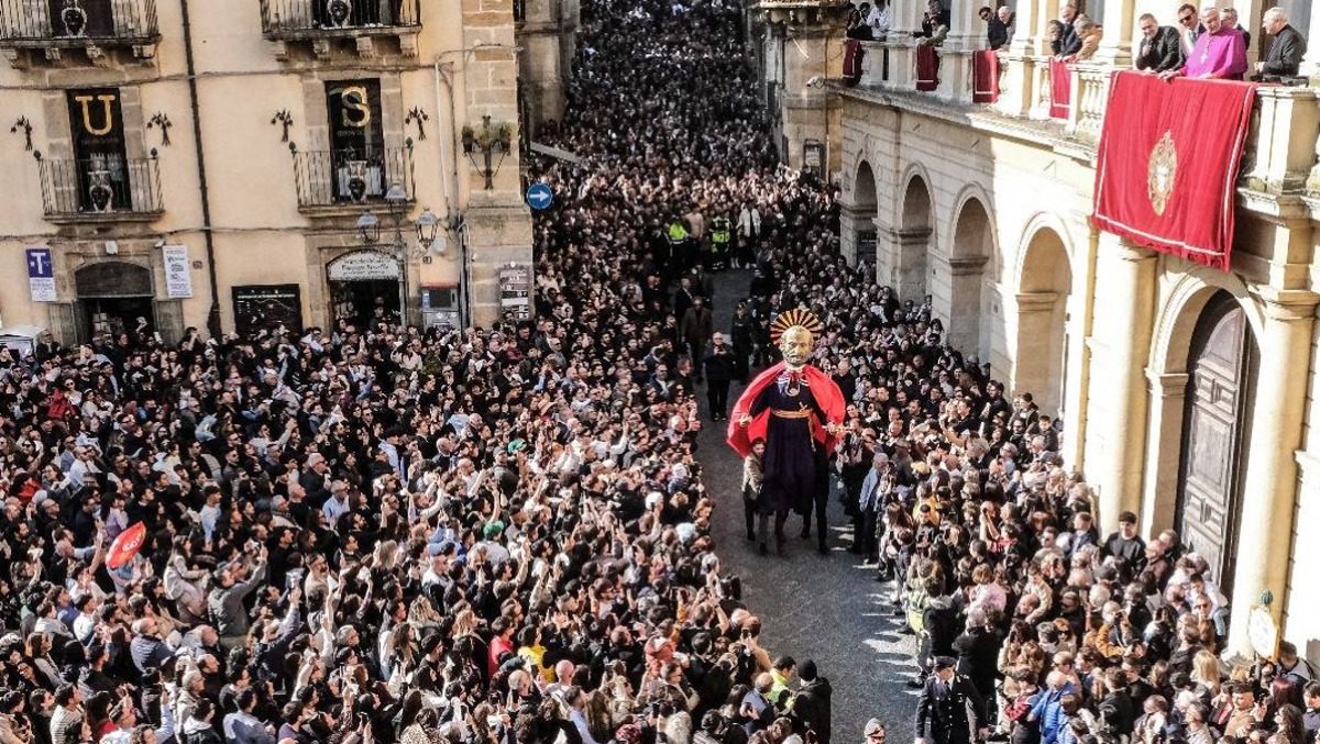 Pasqua 2026: Caltagirone si conferma capitale della fede - 