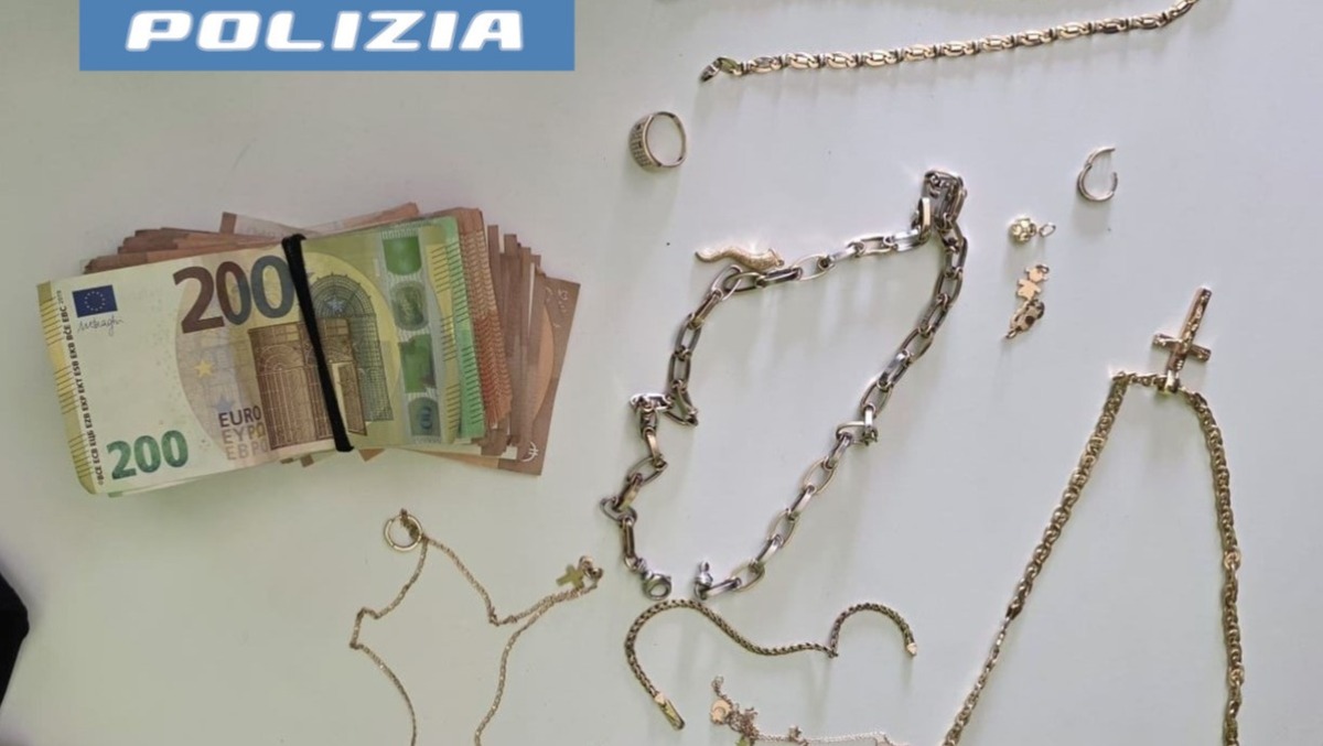 Caltagirone: furto in casa col flex, arrestato un minore - 
