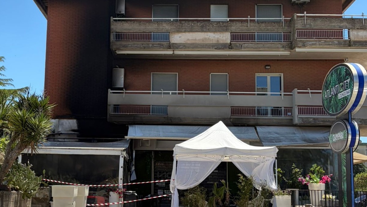 Incendio distrugge locale del consigliere comunale Panarello - 