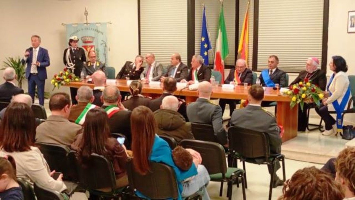 Mazzarrone ha celebrato i suoi 50 anni di autonomia: l’abbraccio istituzionale del sindaco Spata  - 