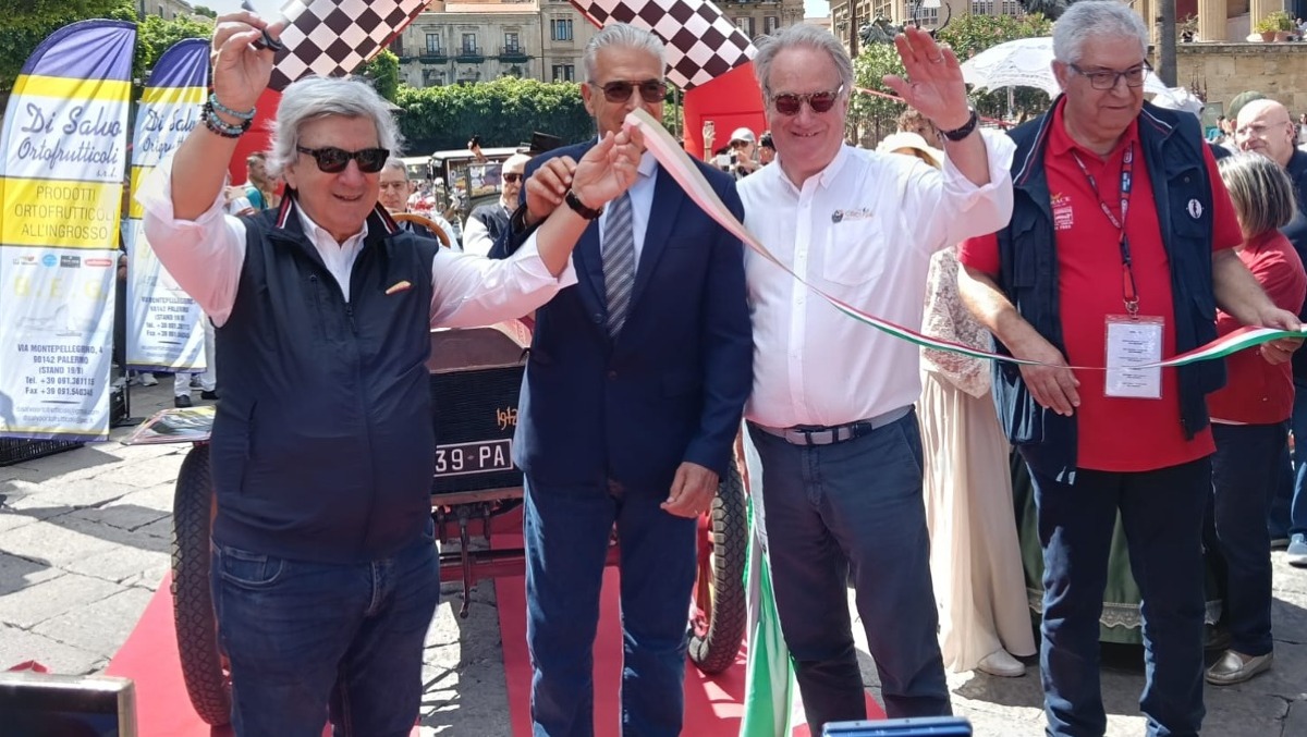 Giro di Sicilia 2026: oltre 200 auto d’epoca partono da Palermo - 