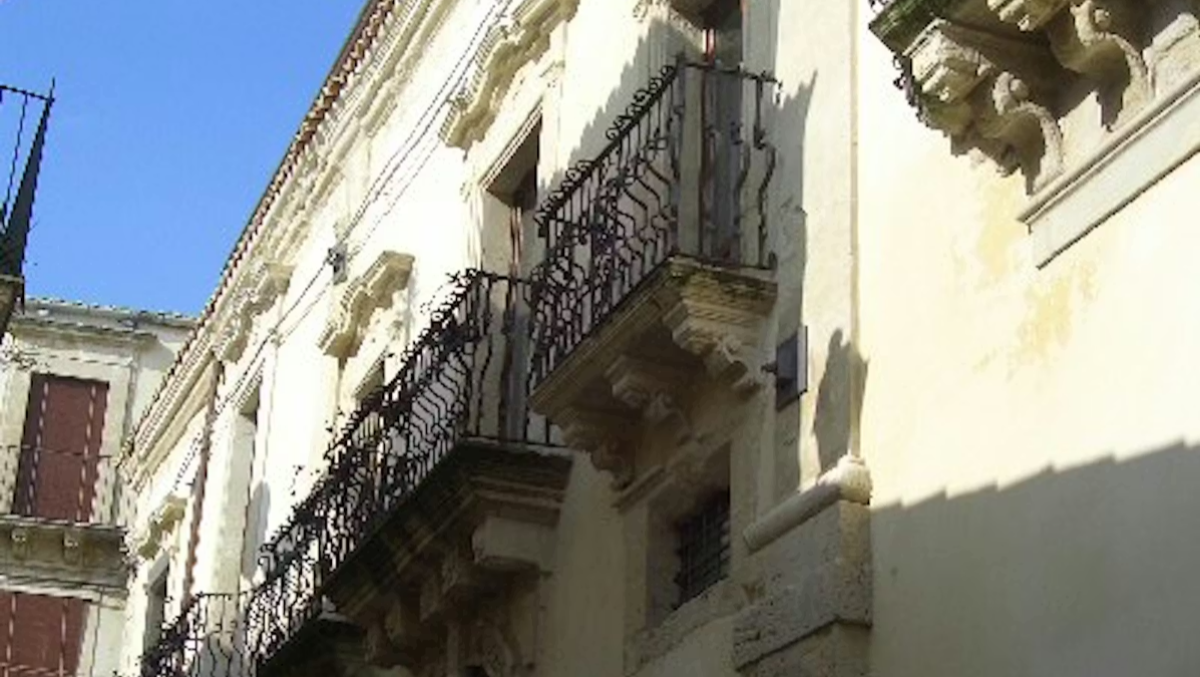 Vizzini, arte e poesia s'incontrano a Palazzo Ventimiglia - FAI Fondo Ambiente Italiano
