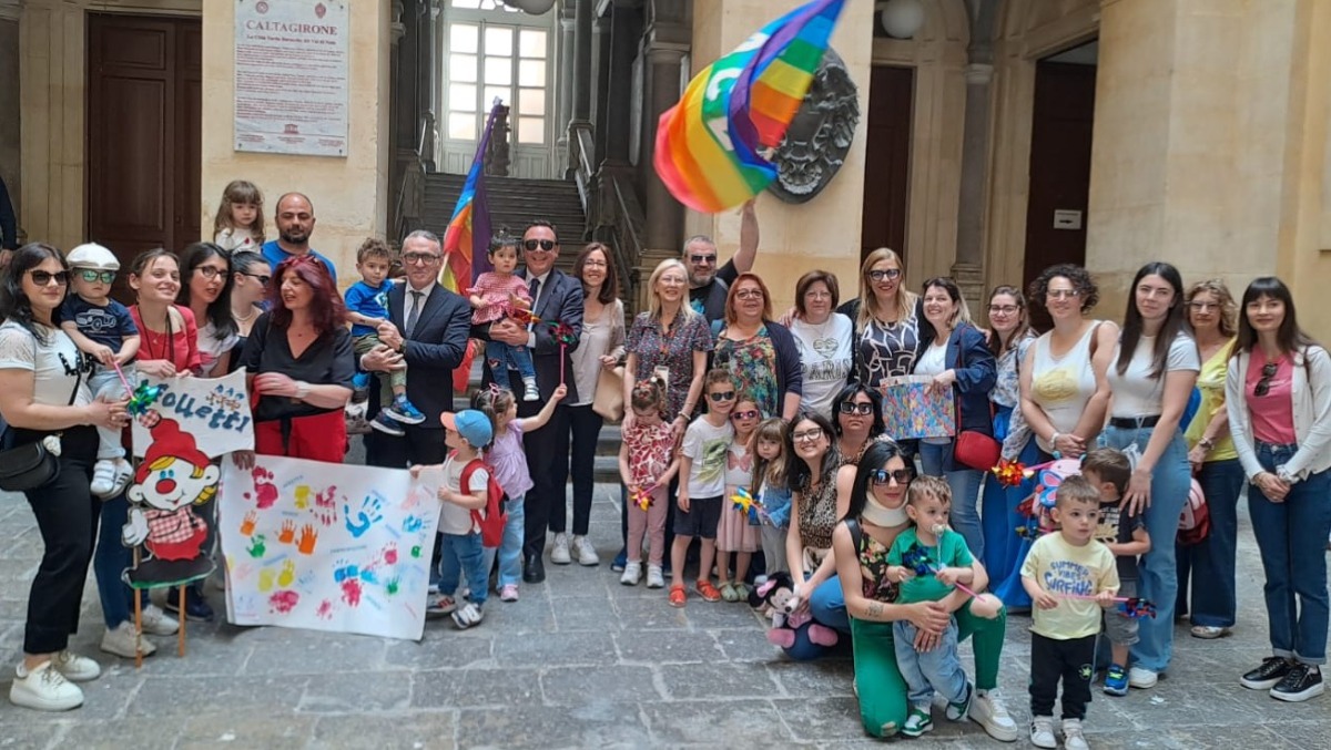 Caltagirone: i bambini del nido incontrano il Comune - 
