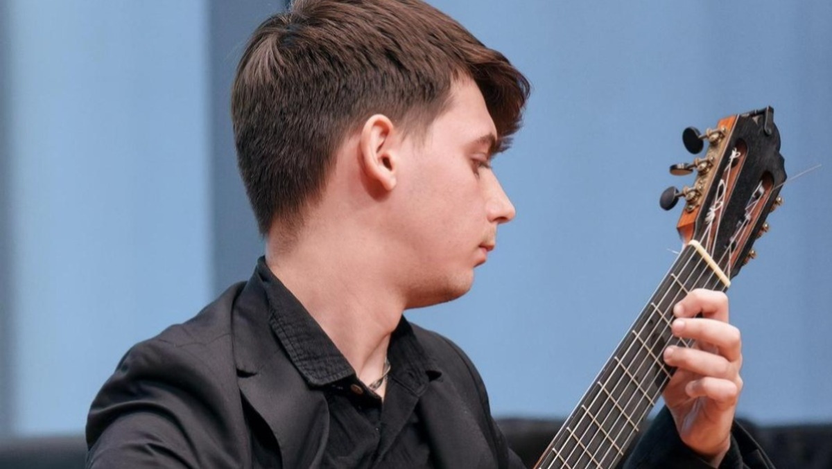 Chitarra, il caltagironese Samuel Vaccaro trionfa a Parma - 