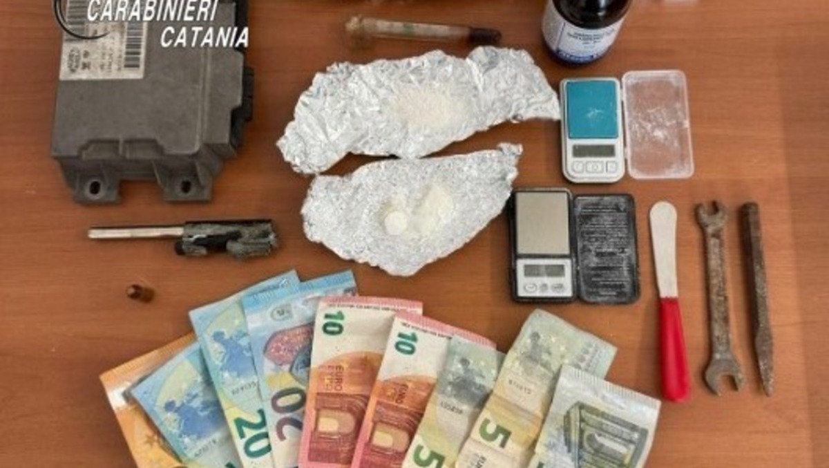 Scordia: coppia denunciata per spaccio e ricettazione - 