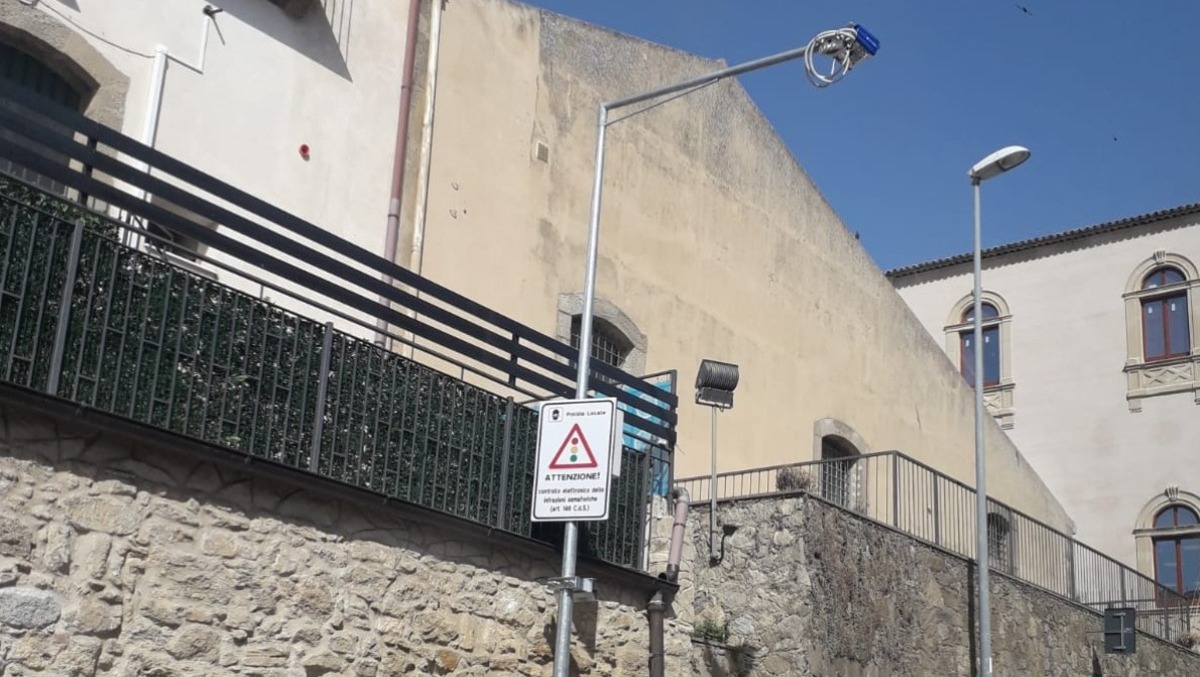 Sicurezza: nuovi rilevatori semaforici a Caltagirone - 