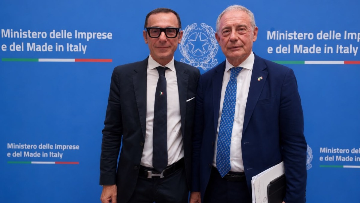 Crisi della moda: l'allarme di Assoesercenti al MIMIT - 