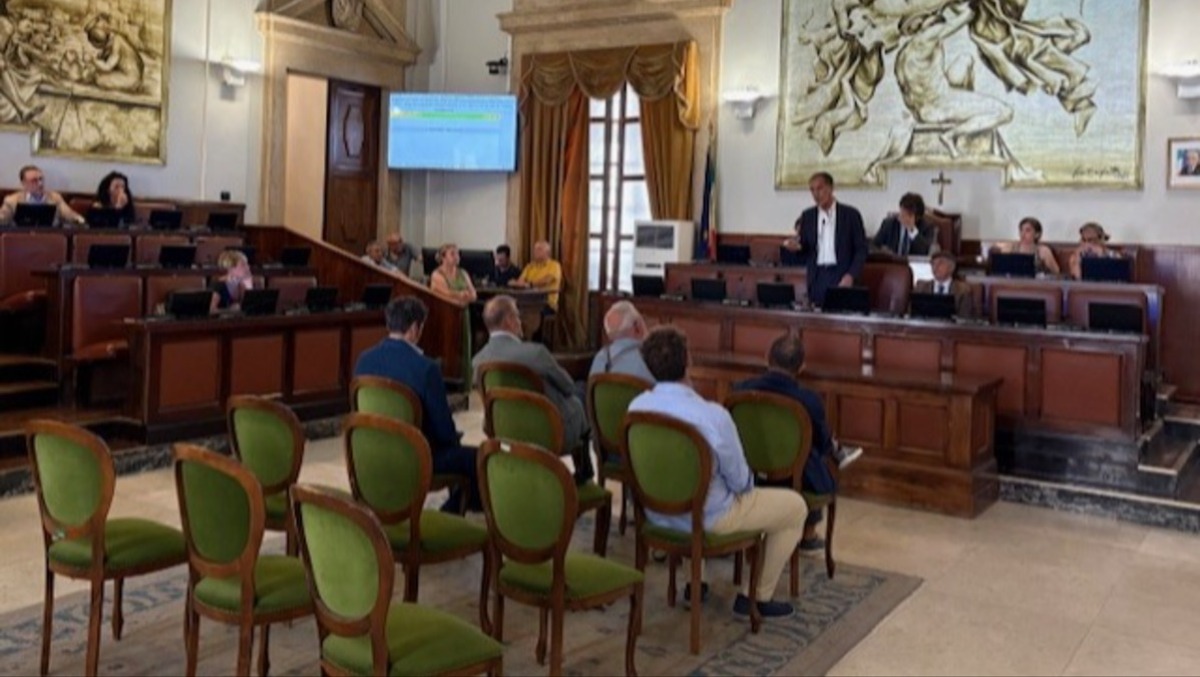 Pfizer, il Consiglio comunale di Catania approva due OdG - 