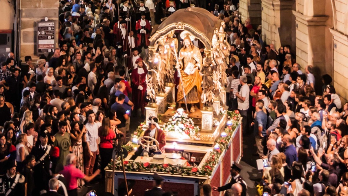 Caltagirone: San Giacomo tra fede e la magia del Senato Civico - Foto Andrea Annaloro