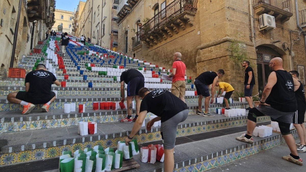 Caltagirone, al via la Scala illuminata: stasera il rito di fuoco - 