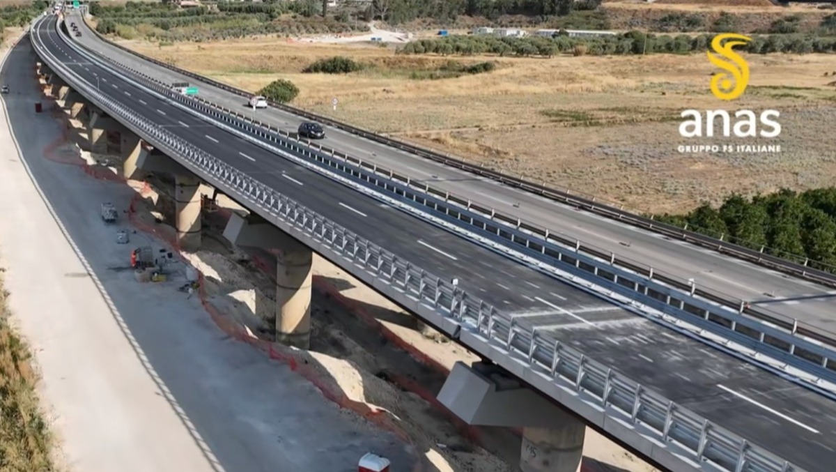 A19 Palermo-Catania, riaperto il nuovo viadotto Alfio - Frame dal video Anas