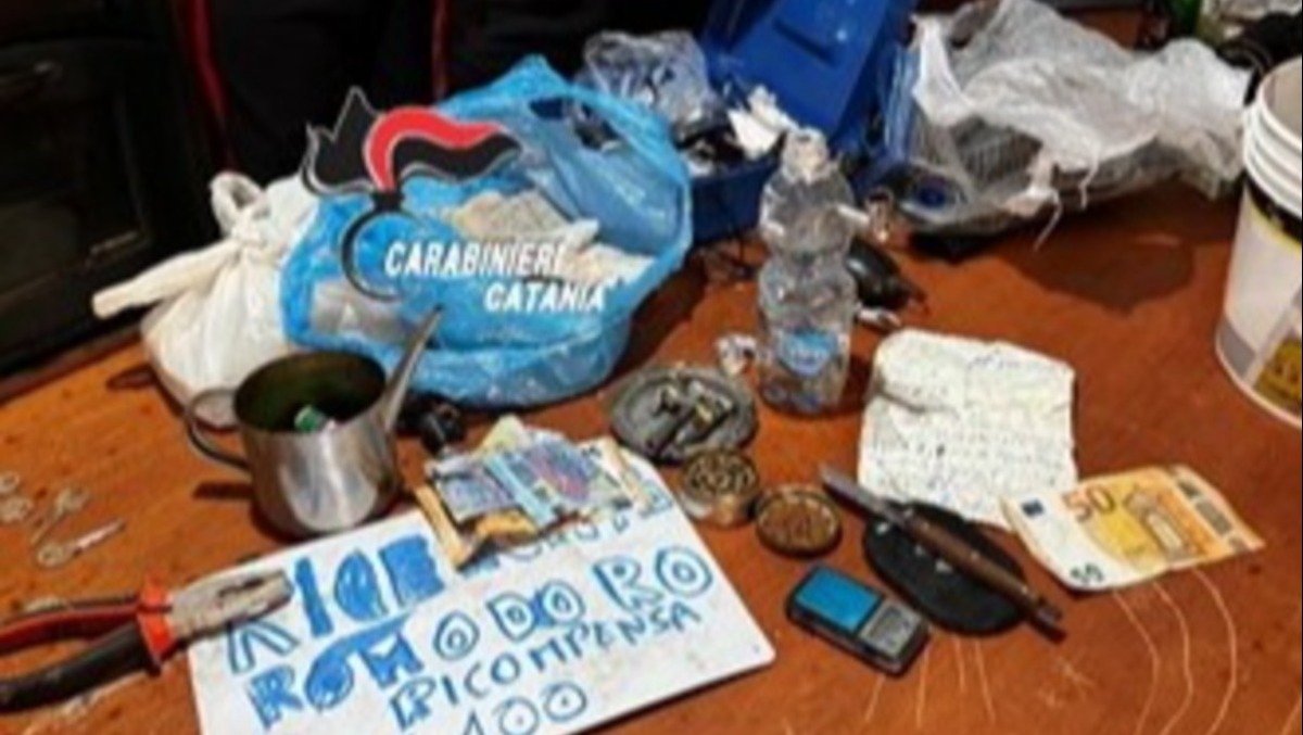 Ramacca, blitz in centrale dello spaccio: due arresti - 