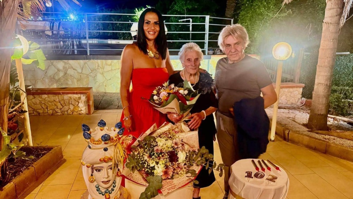 Scordia, festa "extralarge" per un'anziana di 102 anni - 
