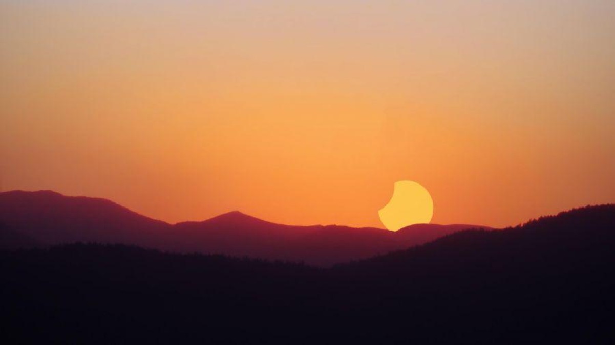 Eclissi di Sole al tramonto: oggi occhi al cielo anche nel Calatino - 