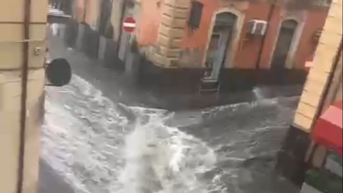 Scordia, pioggia e vento: allagamenti e danni in paese   - 