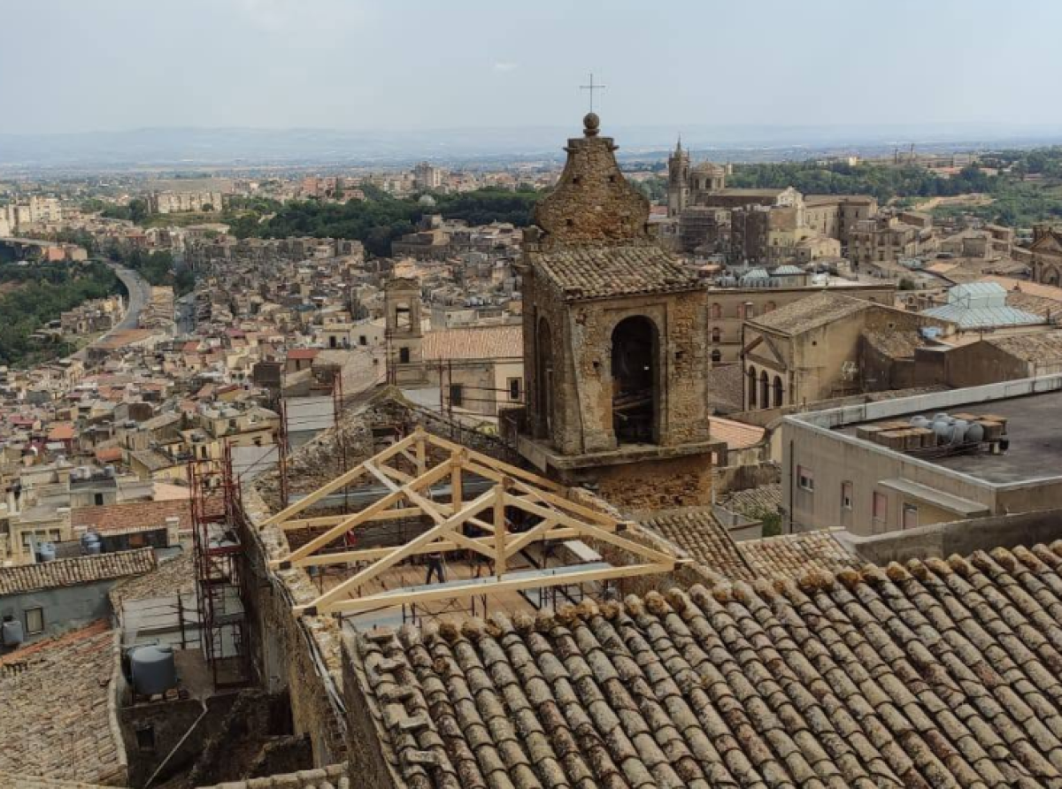 Caltagirone, cinque anni dopo il crollo il Carmine ritrova la sua copertura - 
