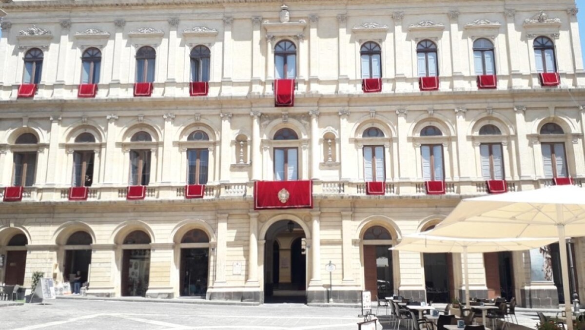 Caltagirone, bus scolastici gratuiti: scadenze e requisiti - 