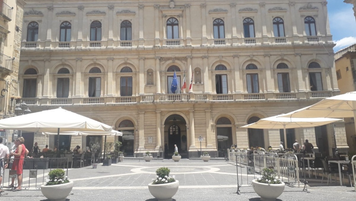 Caltagirone: Titolo: Libri di testo 2026/27, scadenze e requisiti - 
