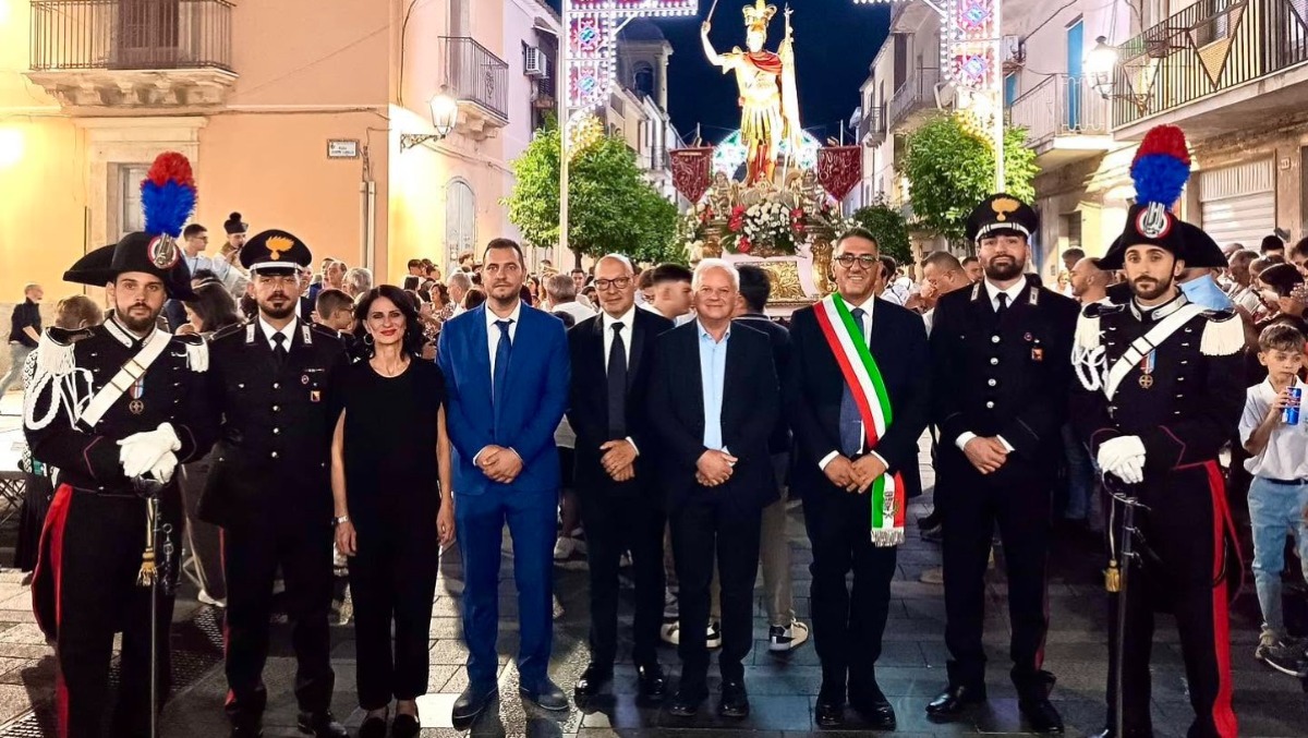 San Michele di Ganzaria: gran finale tra devozione e show - 
