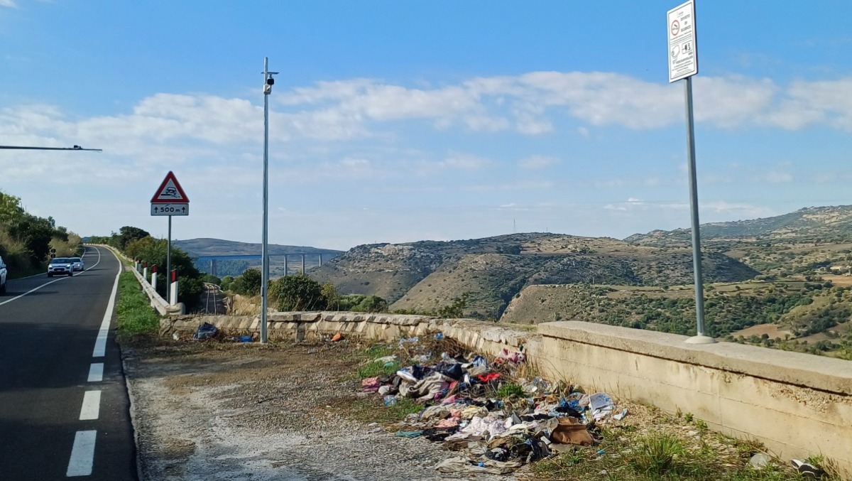 SS 194: telecamere a Ragusa contro i rifiuti nelle piazzole - 
