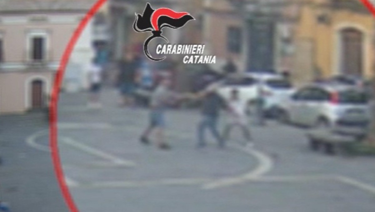 Lite tra vicini a coltellate: i Carabinieri arrestano un 60enne - 