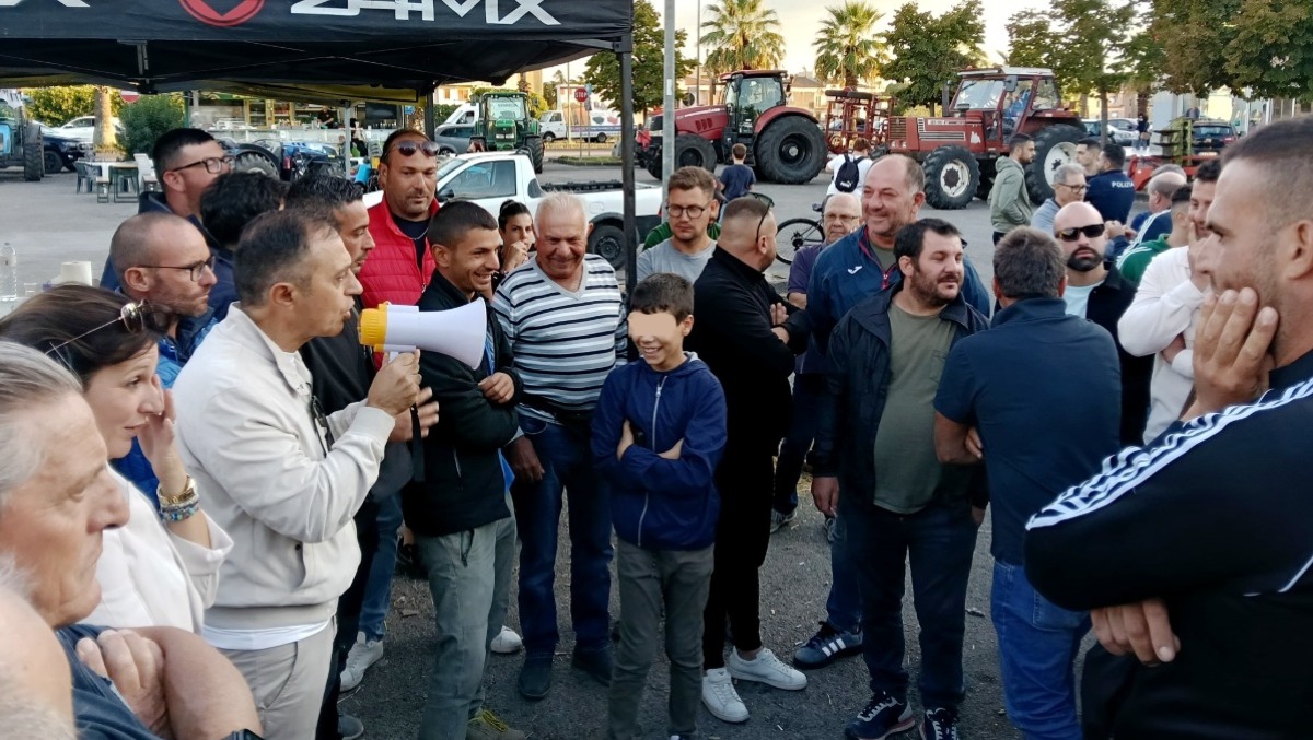 CALTAGIRONE. Gruttadauria al presidio contro il "caro carburante" - 